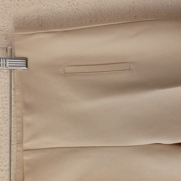 Chico's Cream Color Ankle Length Legging, Stretch, Like New - Picture 5 of 14